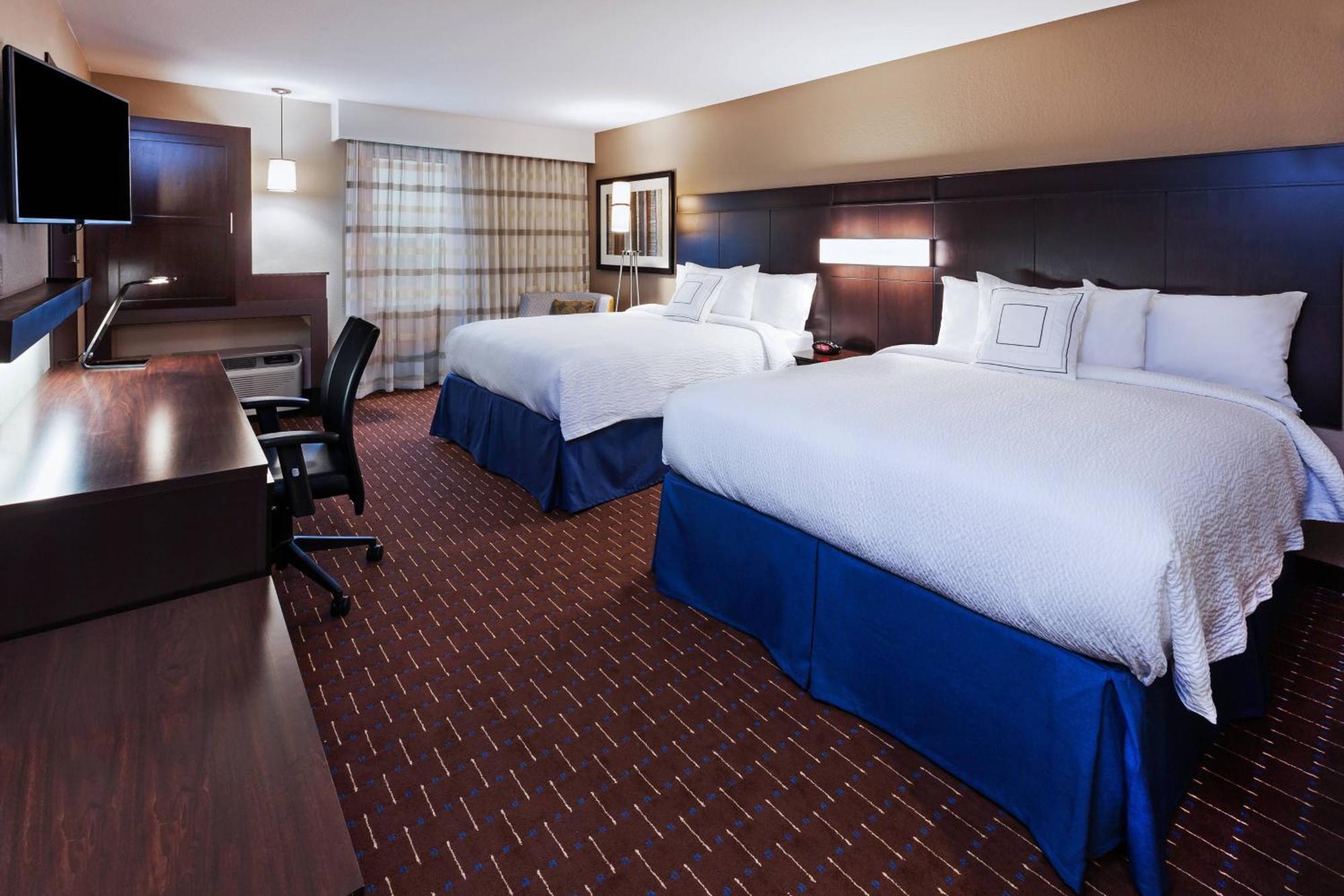 คอร์ตยาร์ด โอเดสซา Hotel ภายนอก รูปภาพ
